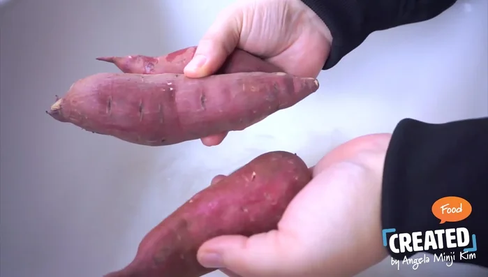 Wash the sweet potatoes thoroughly.