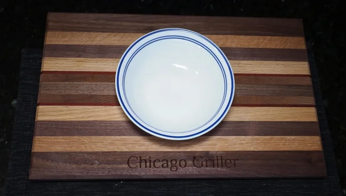 Prepare the glaze: In a bowl, whisk together gochujang sauce, honey, mirin, soy sauce, and minced garlic. [137.04]