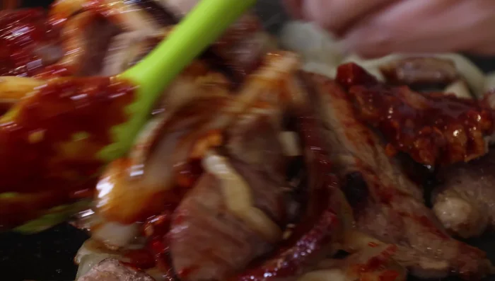 Add more sauce if needed. [302.56]