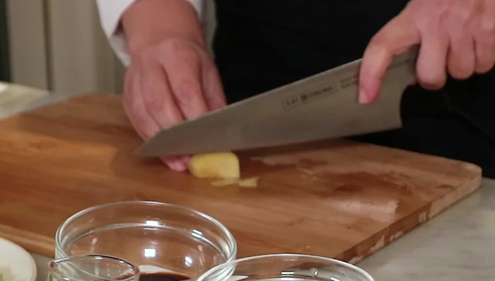 Mince ginger. [92.479]