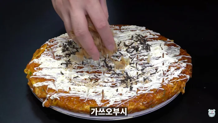 Garnish with additional toppings if desired.