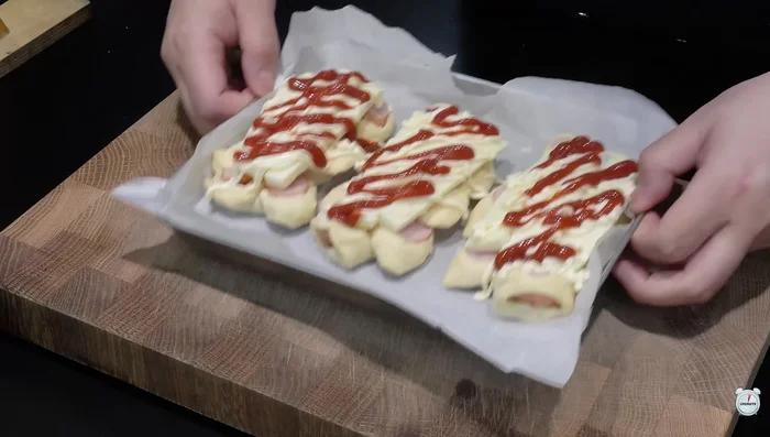 Bake the sausage bread at 170° for 25 minutes.
