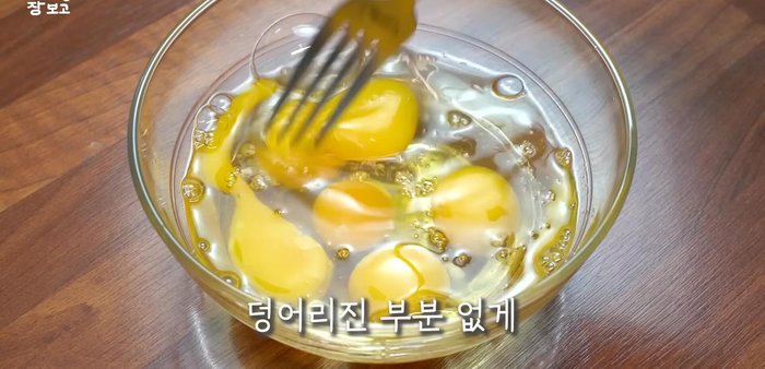 Beat 6 eggs well until smooth. Add shrimp paste, tuna liquid, salt, fish sauce, and dashi if desired.