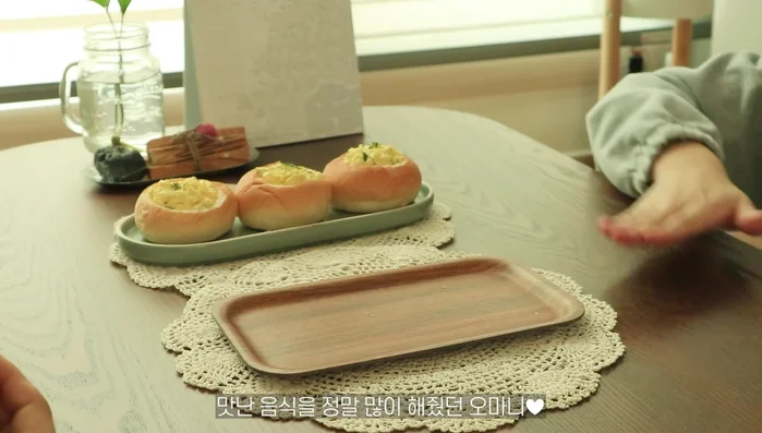 Arrange the pickles in a container.