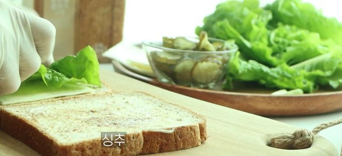 Add cheese, lettuce, and vegetables (optional).