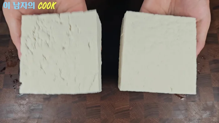 Prepare 500g of tofu (about two blocks).
