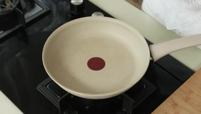 Heat a frying pan with butter over medium heat.
