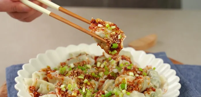 Add chili oil and other seasonings to taste.