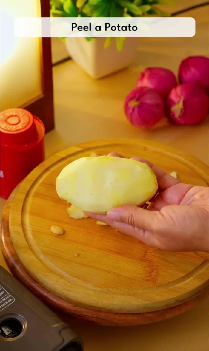 Prepare the potatoes: Peel, wash, and finely chop the potato. Blanch it in hot water for 10 minutes (or microwave). Drain and pat dry.