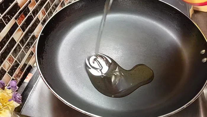 Heat a pan and add 1-1.5 tablespoons of oil (adjust if not using a non-stick pan).