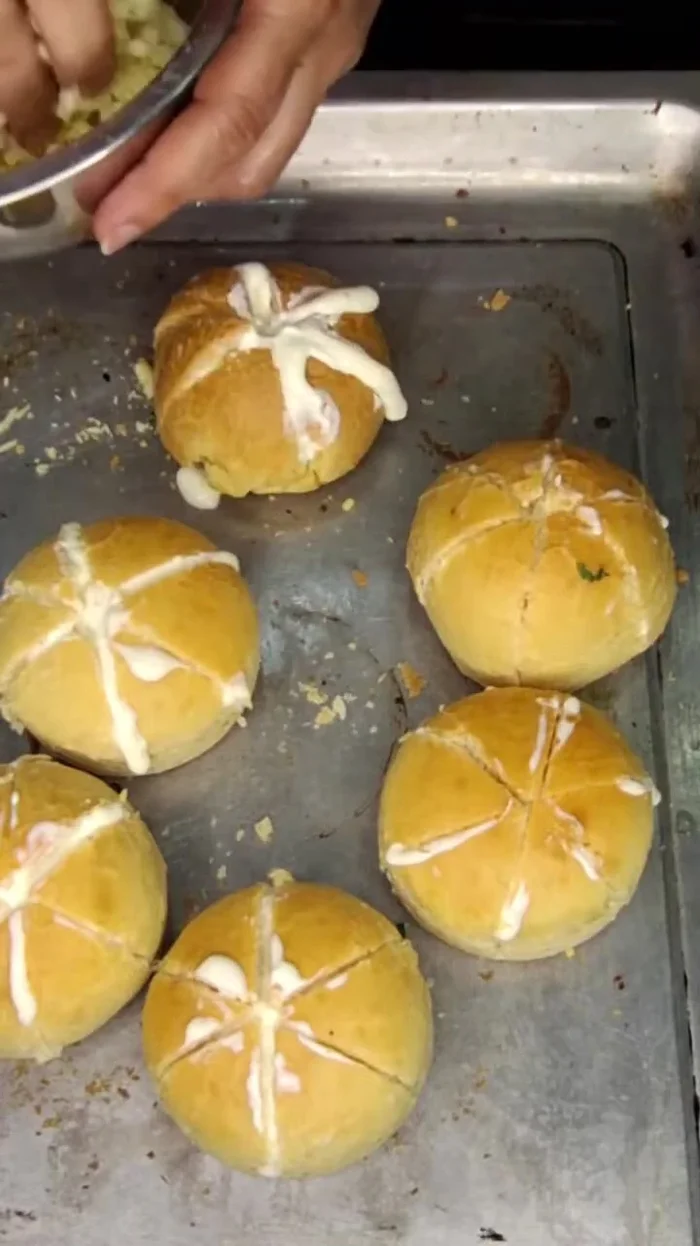 Optional: Add a layer of mozzarella or other cheese on top of the cream cheese filling