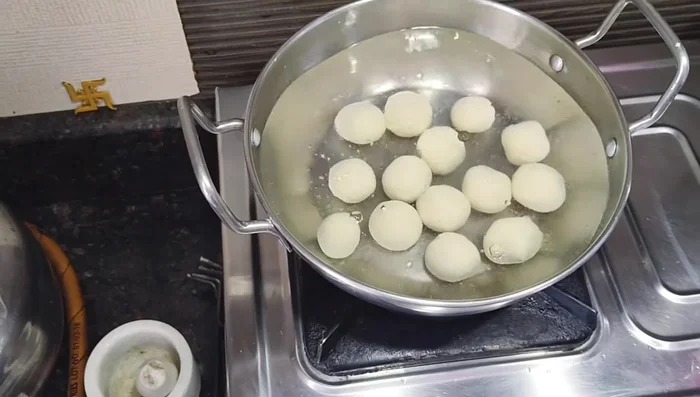 Boil for about 5 minutes, until the balls float to the surface.