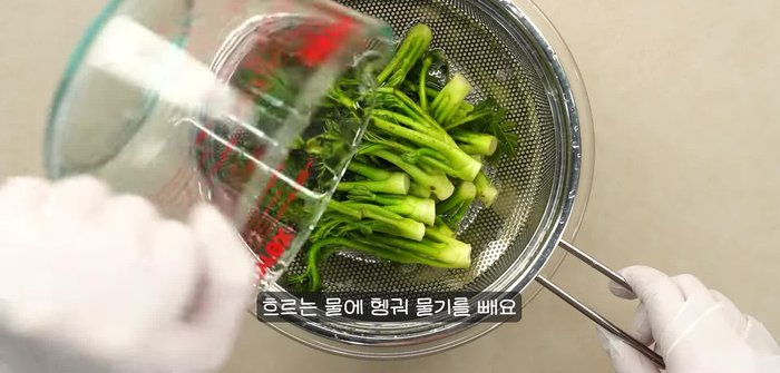 Prepare the batter: Mix flour, egg, and seasoning in a bowl. The exact amounts depend on the quantity of fiddleheads.