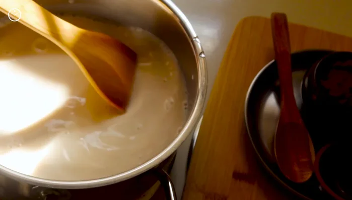 Pour the extracted liquid into a pot and bring to a boil. Reduce heat to medium-low and simmer for 45 minutes, stirring frequently to prevent burning or sticking. Reduce the mixture by half every 10-15 minutes.