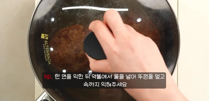 Make the cream sauce: Melt butter in a saucepan. Whisk in flour and cook for a minute. Gradually whisk in milk and cream until smooth and thickened. Season with salt and pepper.