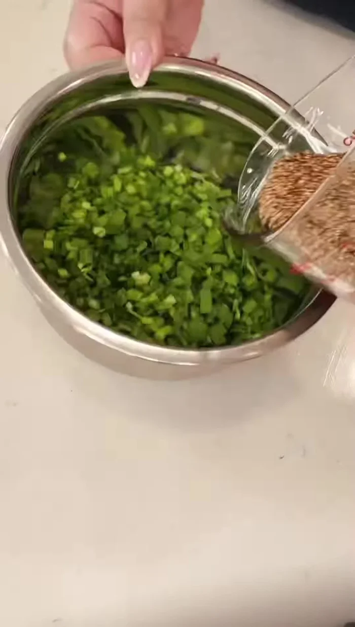 While the pork cooks, combine the prepared sauce with the chopped chives. This is your 'BBOP sauce'.