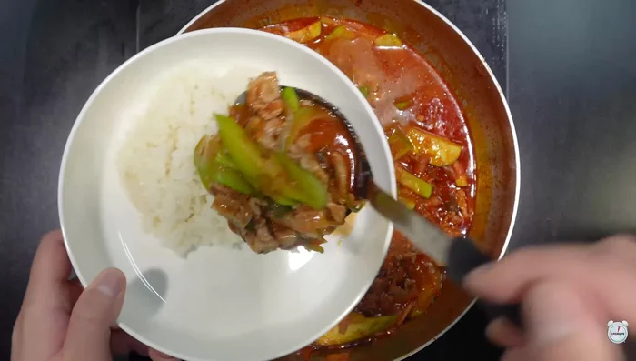 Serve the zucchini stew over rice or kalguksu noodles.