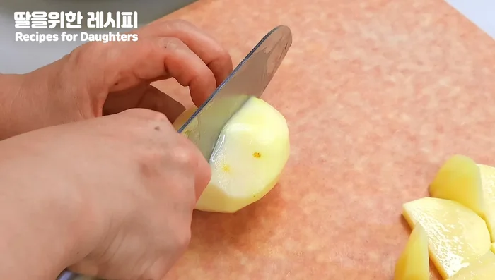 Prepare the Sujebi Filling (Recipe 1): Cut potatoes, pumpkin, onions, and carrots into bite-sized pieces.