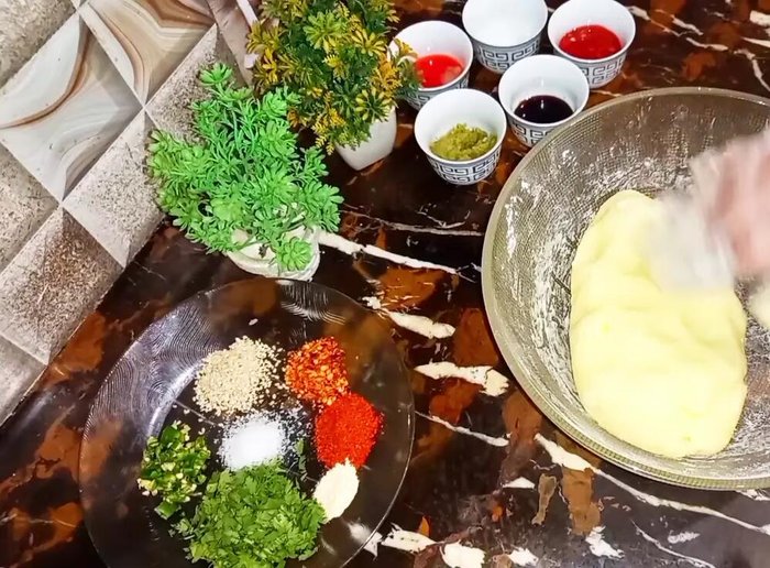 Let the dough rest for 5 minutes.