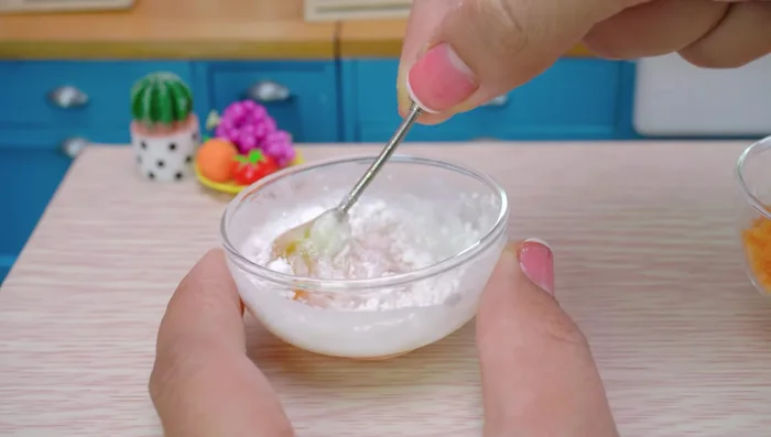 Prepare the egg, flour, and fresh milk.