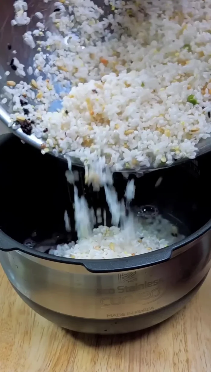 Let the rice soak for 25-30 minutes.