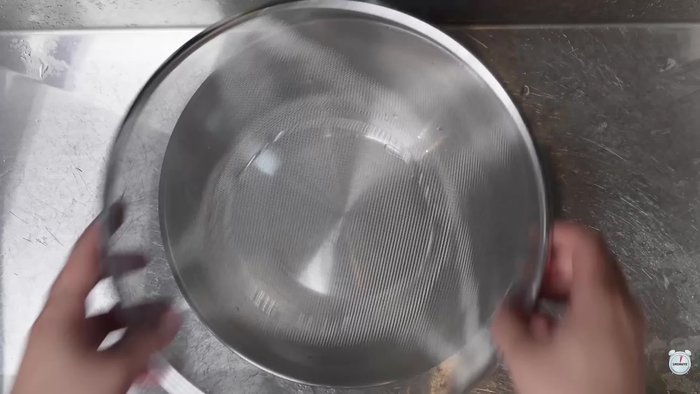 Boil for 4 hours, then strain, cool, and remove the oil. Repeat this process three times (total 12 hours).