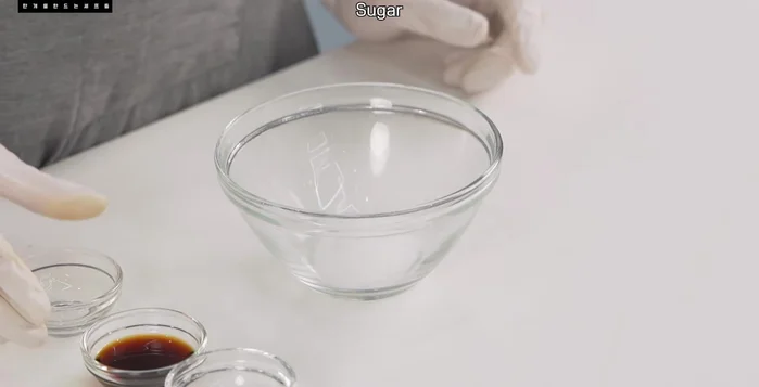 Prepare the tofu seasoning: Mix sugar, soy sauce, vinegar, and water until the sugar dissolves.