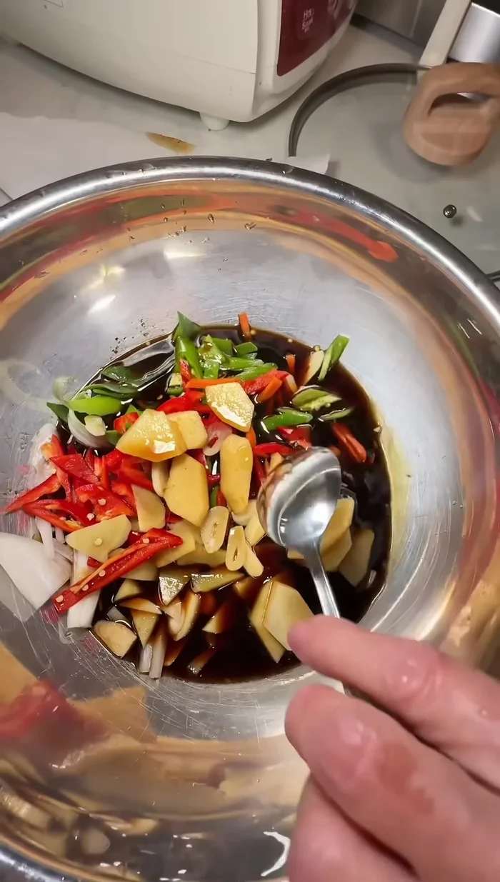 Add the prepared crab to a bowl.