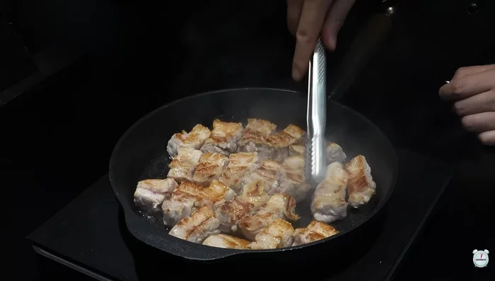 Remove the pork belly from the pan.