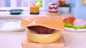 Heart-Shaped Chicken & Cheetos Burger: A Fun Korean Cooking Challenge