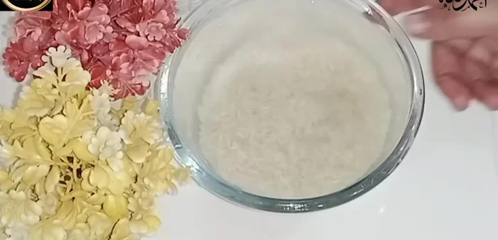 Thoroughly wash the rice to remove dust and dirt. Soak the rice overnight or for 4-5 hours in enough water.