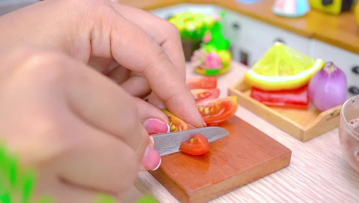 Prepare the octopus. Cut into small pieces.