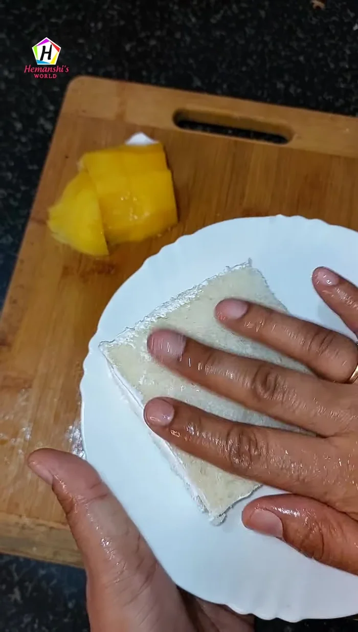 Freeze the sandwiches for 10 minutes to set the cream.