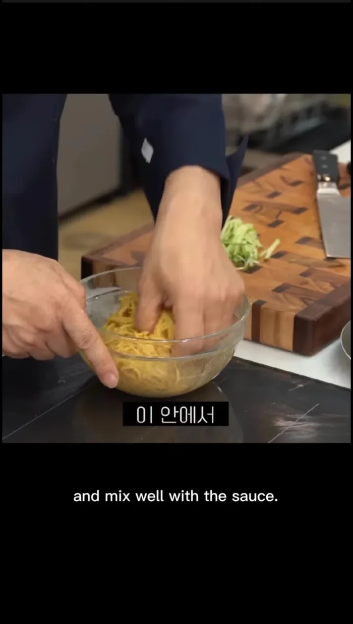 Cut and sprinkle flavored seaweed on top.