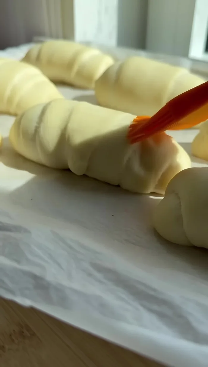 Brush the tops with water and sprinkle with flaky salt.