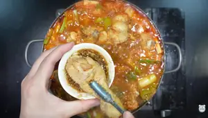 Jongno-Style Garlic Chicken Stew (Dakdoli Tang) Recipe