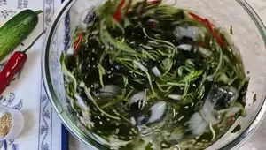 Oi Miyeok Naengguk: Refreshing Korean Cold Cucumber Seaweed Soup