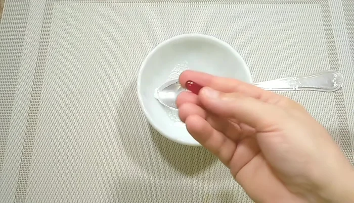 Add the contents of 1 Vitamin E capsule.