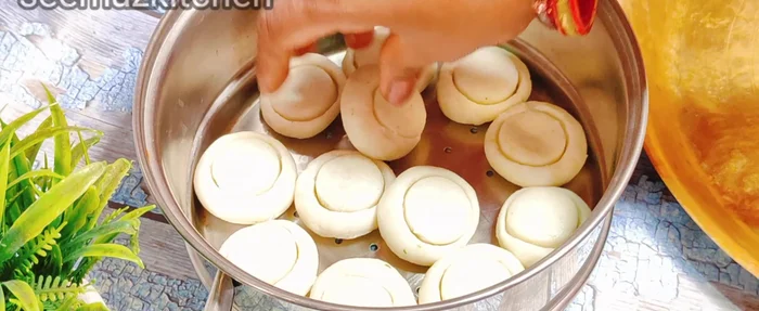 Steam the cakes for 10 minutes.