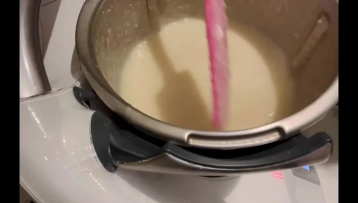 Pour into bowls and serve. Add sugar if desired.