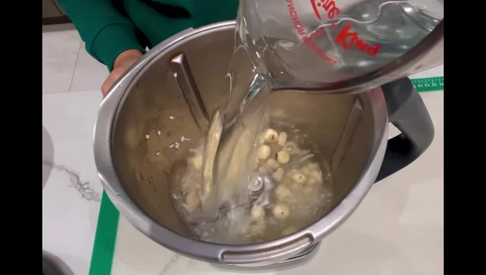 Add all ingredients (except pear) to your Thermomix or a pot on the stove.